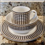 P14. Plaid dinnerware set. 